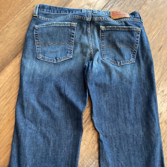 34x32 Lucky Brand denim jeans - Picture 3 of 11